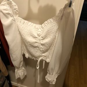 Ruffle long sleeve crop top